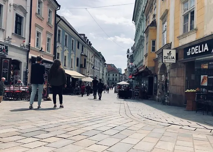 Centrum - Moderny Komfortny * براتسيلافا